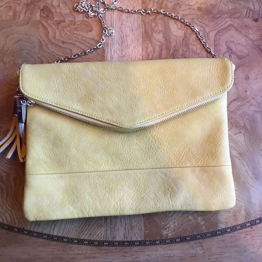 NALA TASSEL ZIP Clutch